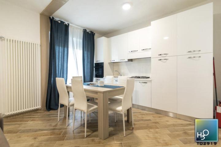 H3O Lago Di Garda Desenzano del Garda Phòng bức ảnh
