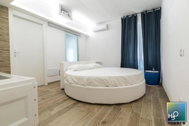 H3O Lago Di Garda Desenzano del Garda Phòng bức ảnh